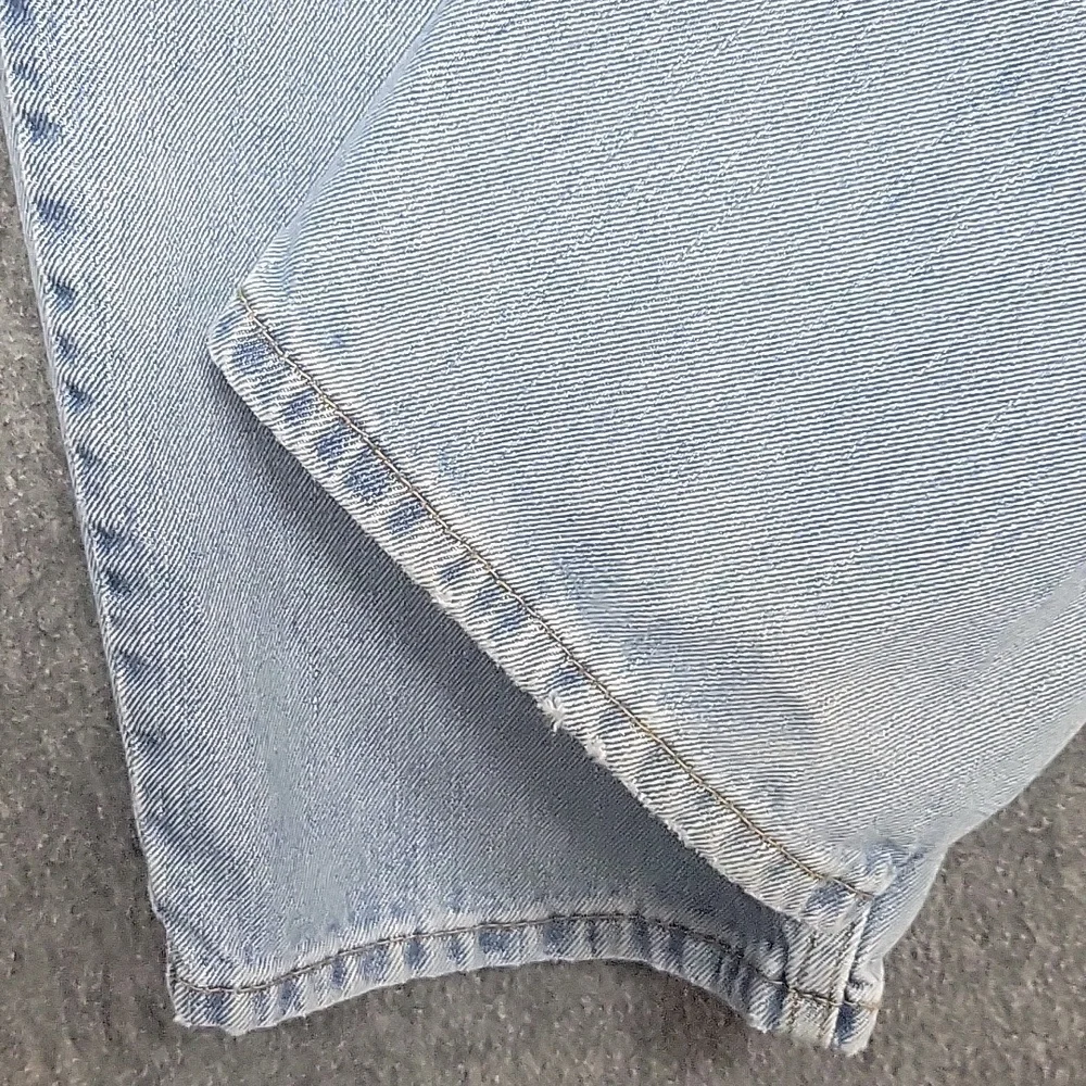 Levis 560 Medium Wash Jeans Men's Size 40 X 28